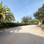 بيت للعطل La Louarde لي إيسامبر