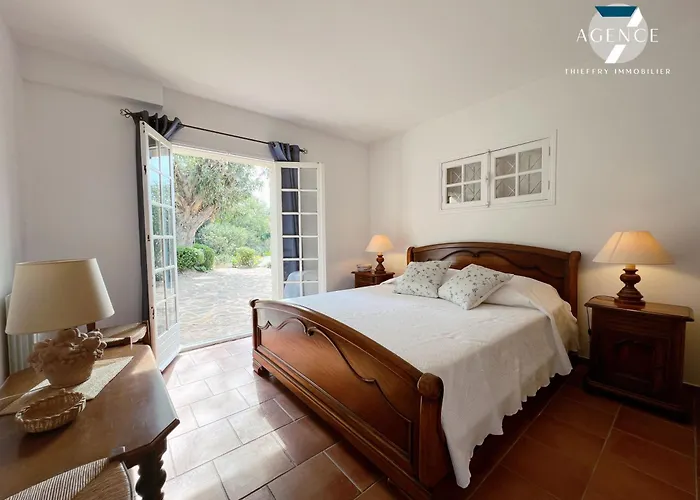 La Louarde بيت للعطل