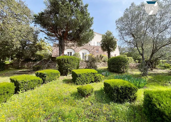 La Louarde بيت للعطل *