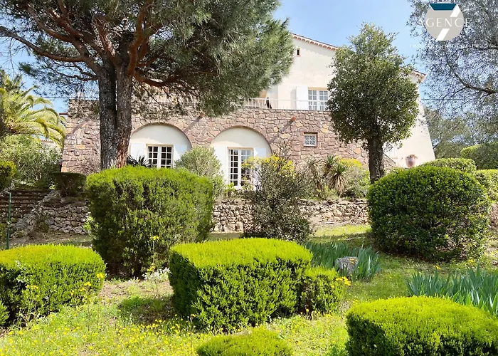 بيت للعطل La Louarde