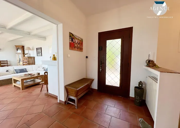 La Louarde بيت للعطل