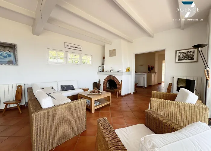 La Louarde بيت للعطل *